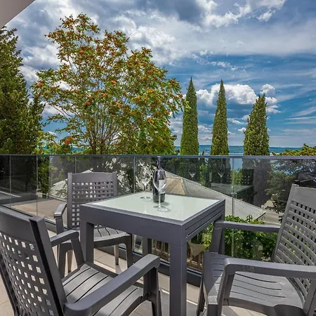 Apartmani Kecman Crikvenica Exterior photo